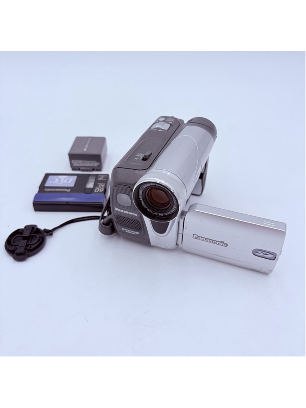 Panasonic PV-GS32 28X Zoom MiniDV Camcorder With Battery - No Charger - Tested